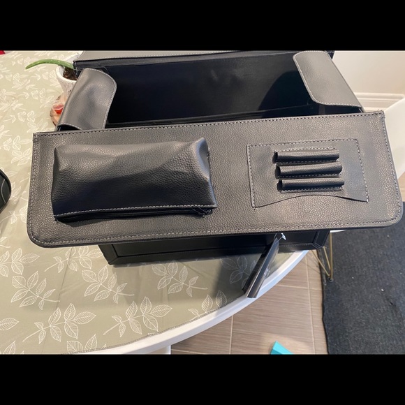 Bugatti hand bag - Picture 4 of 4